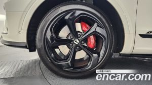 Bentley Bentayga 4.0 V8 S 2023 года из Южной Кореи