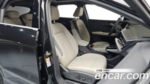 Audi Q4 e-tron 45 2025 года из Южной Кореи