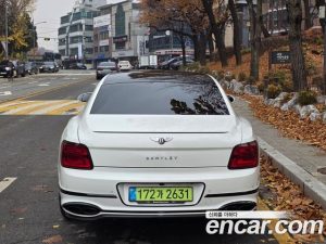 Bentley Flying Spur 4.0 S 2023 года из Южной Кореи