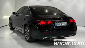 Mercedes-Benz E-Class E300 4MATIC Exclusive 2025 года из Южной Кореи