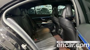 Mercedes-Benz E-Class E300 4MATIC Exclusive 2025 года из Южной Кореи