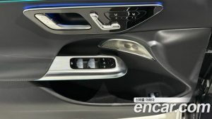 Mercedes-Benz E-Class E300 4MATIC Exclusive 2025 года из Южной Кореи