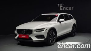 Volvo V60 B5 ULTIMATE AWD 2024 года из Южной Кореи