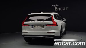 Volvo V60 B5 ULTIMATE AWD 2024 года из Южной Кореи