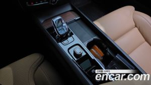 Volvo V60 B5 ULTIMATE AWD 2024 года из Южной Кореи