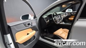 Volvo V60 B5 ULTIMATE AWD 2024 года из Южной Кореи