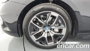 BMW i5 eDrive 40 2025 года из Южной Кореи