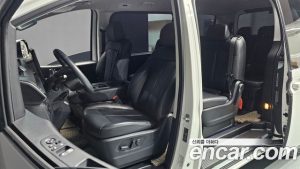Hyundai Staria 4WD Tourer 11-Seater 2024 года из Южной Кореи