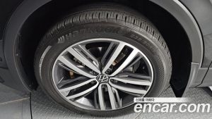 Volkswagen Tiguan 2.0 TSI Prestige 2023 года из Южной Кореи