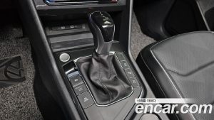 Volkswagen Tiguan 2.0 TSI Prestige 2023 года из Южной Кореи