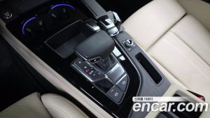 Audi A5 40 TFSI 4WD Premium Sportback 2023 года из Южной Кореи