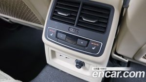Audi A5 40 TFSI 4WD Premium Sportback 2023 года из Южной Кореи