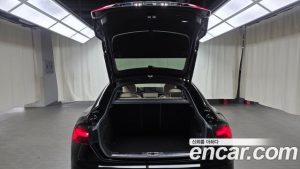 Audi A5 40 TFSI 4WD Premium Sportback 2023 года из Южной Кореи