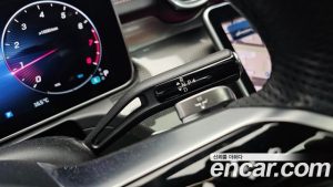 Mercedes-Benz C-Class C300 4MATIC AMG Line 2023 года из Южной Кореи