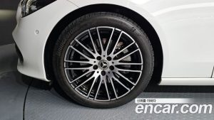 Mercedes-Benz C-Class C300 4MATIC Avantgarde 2024 года из Южной Кореи