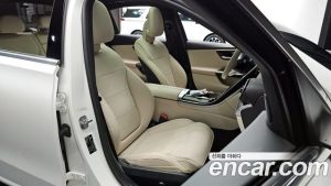 Mercedes-Benz C-Class C300 4MATIC Avantgarde 2024 года из Южной Кореи