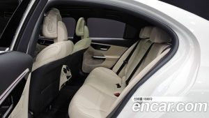 Mercedes-Benz C-Class C300 4MATIC Avantgarde 2024 года из Южной Кореи