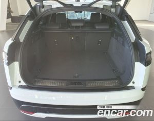 Land Rover Range Rover Velar 3.0 P400 Dynamic HSE 2025 года из Южной Кореи