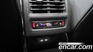 Volkswagen Golf 2.0 GTI 2023 года из Южной Кореи