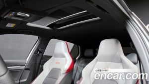 Volkswagen Golf 2.0 GTI 2023 года из Южной Кореи