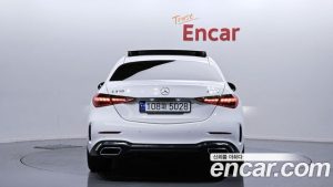 Mercedes-Benz C-Class C300 4MATIC AMG Line 2023 года из Южной Кореи