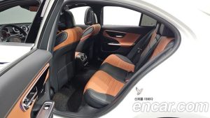 Mercedes-Benz C-Class C300 4MATIC AMG Line 2023 года из Южной Кореи