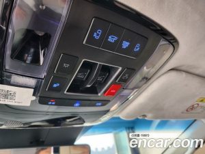 Hyundai Staria 4WD Lounge 9-Seater 2025 года из Южной Кореи