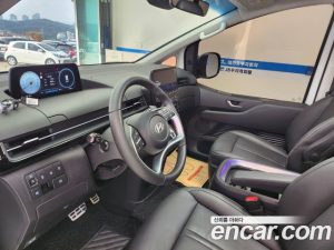 Hyundai Staria 4WD Lounge 9-Seater 2025 года из Южной Кореи