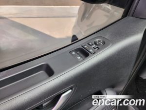 Hyundai Staria 4WD Lounge 9-Seater 2025 года из Южной Кореи