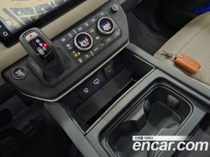 Land Rover Defender 110 D250 SE 2023 года из Южной Кореи