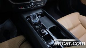 Volvo XC60 B5 Inscription 2022 года из Южной Кореи