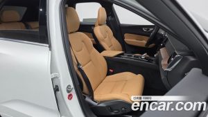 Volvo XC60 B5 Inscription 2022 года из Южной Кореи