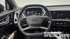 Audi Q4 e-tron 40 Premium 2023 года из Южной Кореи