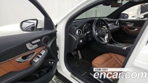 Mercedes-Benz GLC-Class GLC300e 4MATIC Coupe Premium Charger 2023 года из Южной Кореи