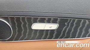 Mercedes-Benz GLC-Class GLC300e 4MATIC Coupe Premium Charger 2023 года из Южной Кореи