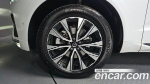 Volvo XC60 B5 ULTIMATE Bright 2023 года из Южной Кореи