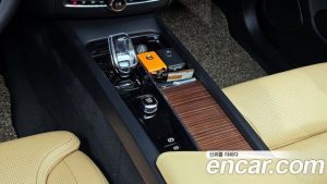 Volvo XC60 B5 ULTIMATE Bright 2023 года из Южной Кореи