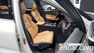 Volvo XC60 B5 ULTIMATE Bright 2023 года из Южной Кореи