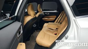 Volvo XC60 B5 ULTIMATE Bright 2023 года из Южной Кореи