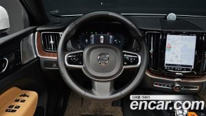Volvo XC60 B5 ULTIMATE Bright 2023 года из Южной Кореи
