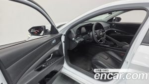 Hyundai AVANTE 1.6 2024 года из Южной Кореи