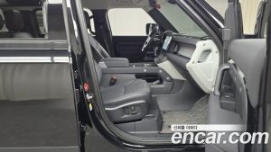 Land Rover Defender 110 D250 SE 2023 года из Южной Кореи