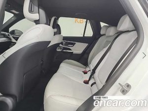 Mercedes-Benz GLC-Class GLC300 4MATIC AMG Line 2023 года из Южной Кореи