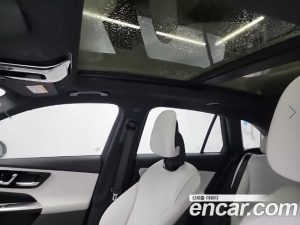 Mercedes-Benz GLC-Class GLC300 4MATIC AMG Line 2023 года из Южной Кореи
