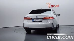 BMW 5-Series 530i xDrive 2024 года из Южной Кореи