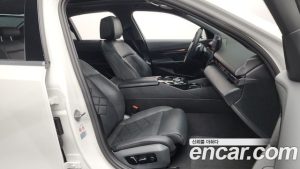 BMW 5-Series 530i xDrive 2024 года из Южной Кореи