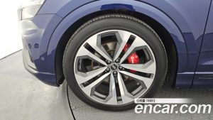 Audi Q8 55 TFSI 4WD Premium 2023 года из Южной Кореи