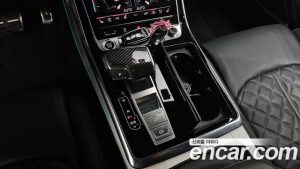 Audi Q8 55 TFSI 4WD Premium 2023 года из Южной Кореи