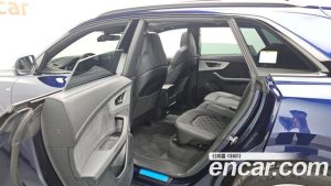 Audi Q8 55 TFSI 4WD Premium 2023 года из Южной Кореи