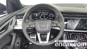 Audi Q8 55 TFSI 4WD Premium 2023 года из Южной Кореи